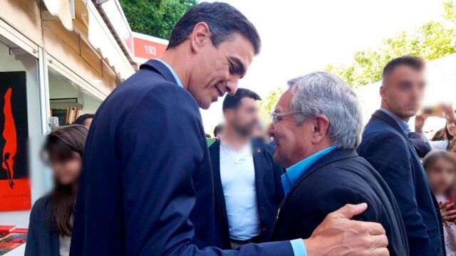 Pedro Sánchez en la Feria del Libro esta mañana