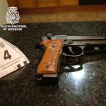 Imagen de una pistola detonadora incautada
