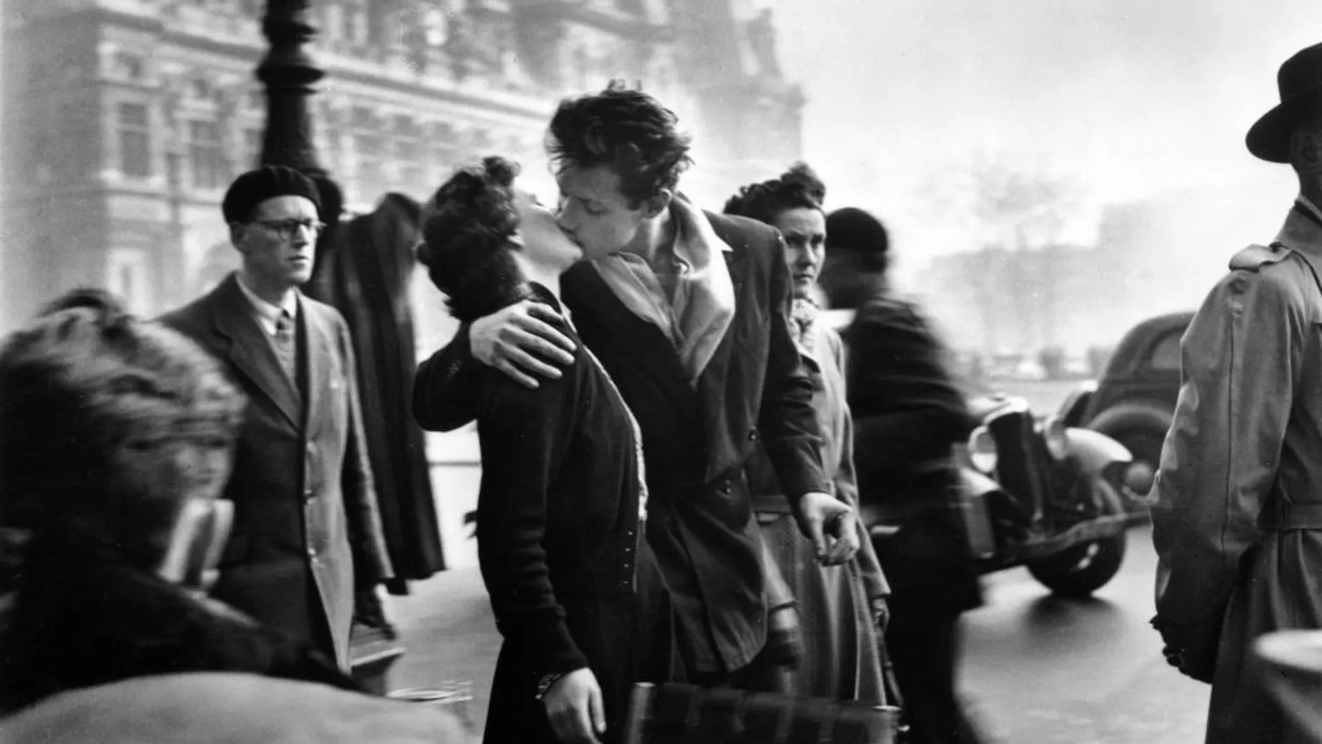 "El beso"(Paris 1951), imagen de Robert Doisneau