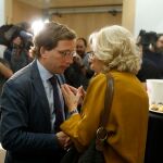 José Luis Martínez-Almeida con Manuela Carmena esta mañana/Foto. Gonzalo Pérez.