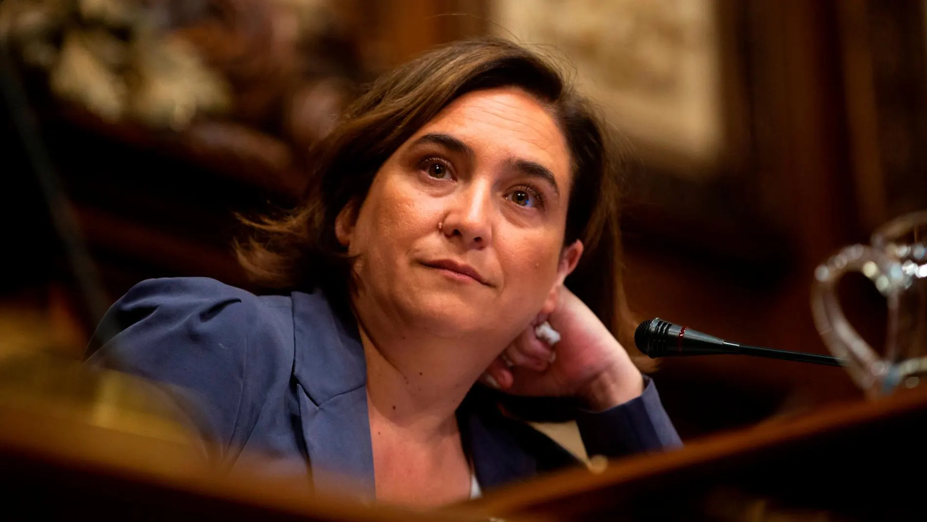 Ada Colau, durante el último pleno de este mandato en el que se despidieron 30 de los 41 concejales que no repetirán en el próximo consistorio, en plena negociación por la alcaldía