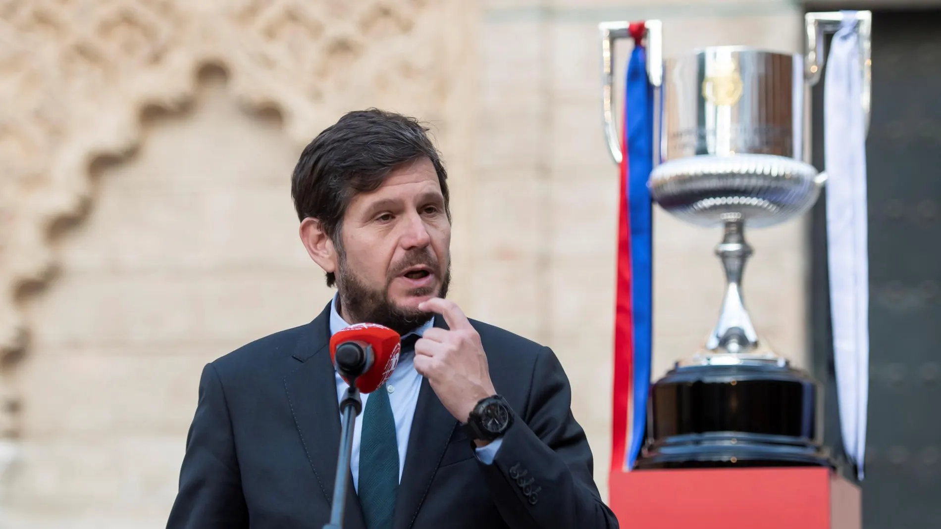 Mateu Alemany, con la Copa del Rey