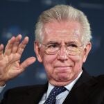 Mario Monti, durante su intervención en una conferencia en Cannes