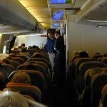 El 60% de los españoles ha notado molestias en los oídos al subirse a un avión y, a pesar de que éste ha desaparecido por sí solo en la mayoría de los casos (54%), el 6 por ciento se ha visto obligado a acudir al médico o especialista al no cesar el dolor.