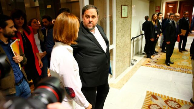 Oriol Junqueras a su llegada al Congreso/C. Pastrano