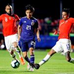 Kubo dejó varios gestos de calidad durante el partido contra Chile