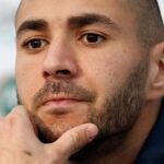Karim Benzema durante la rueda de prensa durante la concentración de la selección francesa