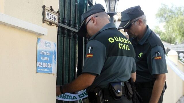 Agentes de la Guardia Civil en Málaga