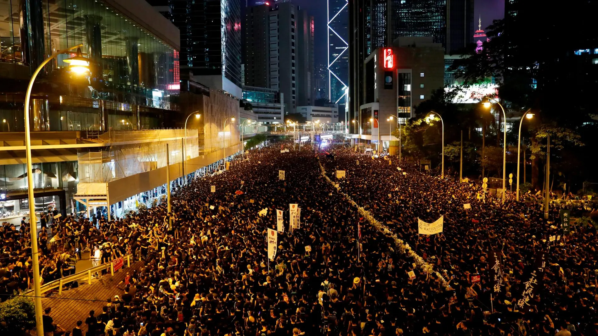 Protestantes demandan en Hong Kong la retirada de la ley de extradicción