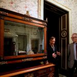 El ministro de Cultura, José Guirao, visitó ayer el Museo Nacional de Cerámica y Artes Suntuarias González Martí