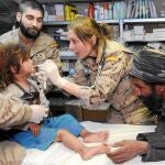 Los médicos y sanitarios españoles han sacado adelante a muchos integrantes de la población local que de no ser por ellos no habría sobrevivido
