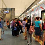 El metro y el Tram ampliarán horarios por la festividad de la Asunción
