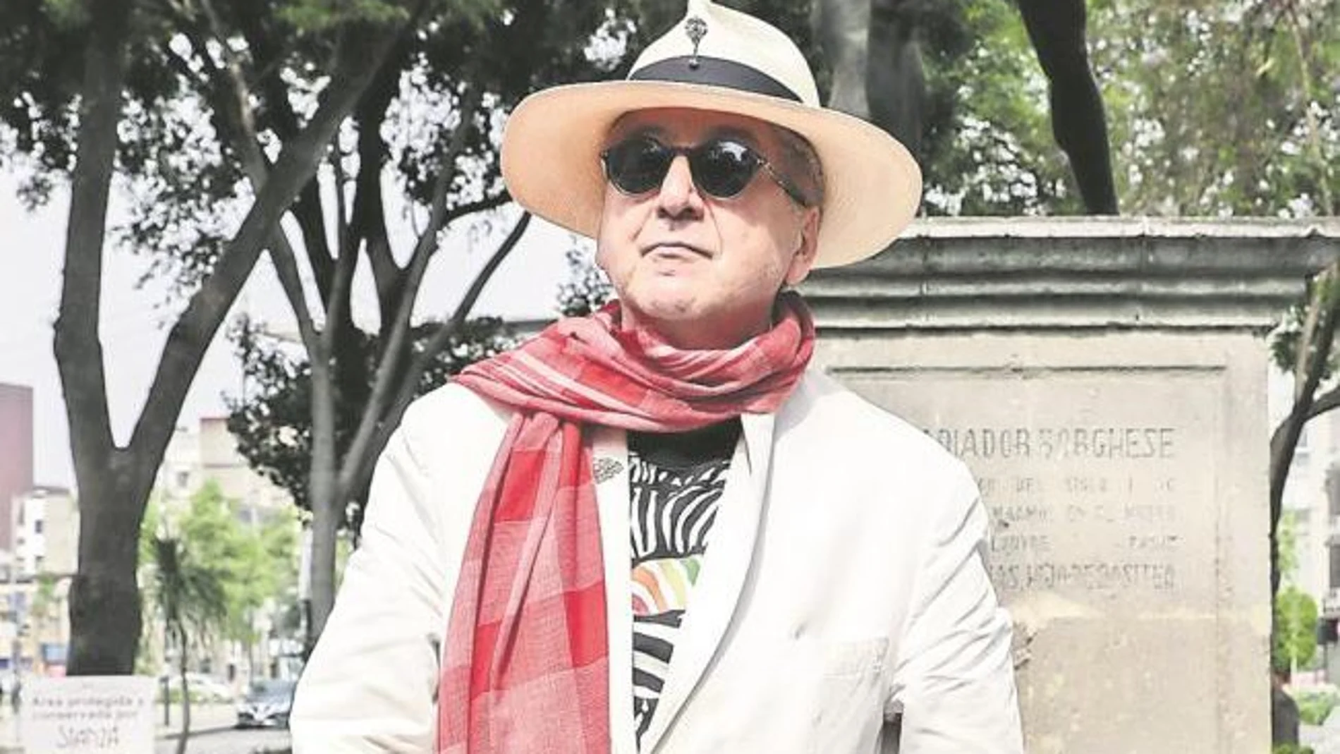 El escritor Luis Antonio de Villena /Foto: La Razón