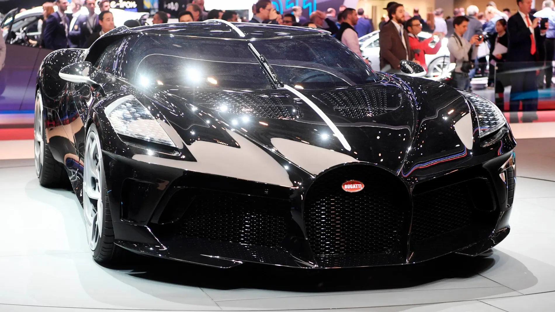 Presentación del nuevo Bugatti “La voiture Noire” durante la primera jornada abierta a la prensa del 89º Salón Internacional del Motor de Ginebra (Suiza)