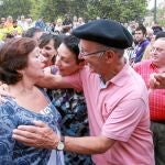 Cientos de personas, incluido el ex dirigente de HB Tasio Erkizia, apoyaron ayer en Bilbao a Artola, cuyo nombramiento ha tumbado la Justicia