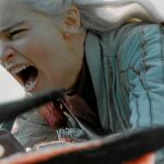Daenerys, interpretada por Emilia Clarke, ataca Desembarco del Rey con su dragón. Foto: HBO