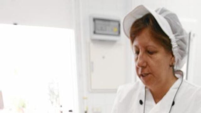 Sor Virginia prepara cada día las raciones