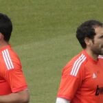 Adán, a la izquierda, y Diego López, durante una sesión de entrenamiento del Real Madrid