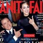 Fotografía facilitada por la revista "Vanity Fair"de la portada de su próximo número, que protagonizan el ex primer ministro italiano Silvio Berlusconi, de casi 77 años de edad, junto a su actual novia, Francesca Pascale, de 28 años.
