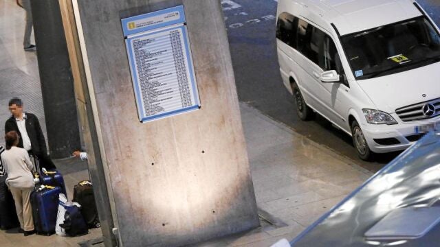 Cerco a los «taxis piratas»