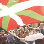 El nacionalismo vasco, como el catalán, es un ejercicio permanente de recreación de su propia identidad
