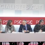 La alcaldesa de L'Hospitalet, Núria Marín, junto al primer secretario, Pere Navarro