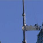 Zarandeados a 260 m de altura