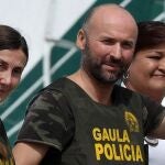 BÁngel Sánchez Fernández y María Concepción Marlaska llegan al aeropuerto militar de Catam en Bogotá (Colombia).