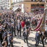Una de las procesiones cívicas más concurridas de los últimos años, discurrió con normalidad en un día soleado de temperatura agradable
