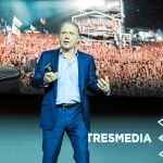 Bruce Dickinson durante la ponencia que ofreció en «Genearción MABS 2019». Foto: Atresmedia