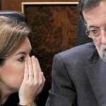 El presidente del Gobierno (en la imagen, con Sáenz de Santamaría) dijo ayer que en materia de educación «nos jugamos el futuro»