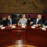 Cospedal, Pío G. Escudero y Javier Arenas reciben a varios toreros en el Senado en 2010