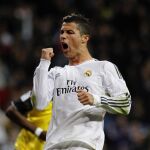 Cristiano Ronaldo celebra uno de los tres goles que marcó al Sevilla