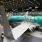 Un Boeing 737 MAX durante su proceso de fabricación en la factoría de Boeing en Renton (Washington)