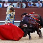 Eugeni de Mora en un momento de la faena. Foto: Jesús G. Feria