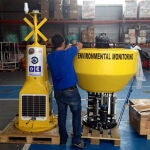 La boya satelital Vulcano es un instrumento flotante de unos cuatro metros de altura y dos de diámetro, que alberga sensores de altísima precisión y resolución para la medición de parámetros.