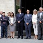 Concentración del Consell a las puertas del Palau de la Generalitat para protestar por un asesinato machista