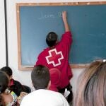 Voluntarios ayudan a menores de familias en riesgo de exclusión social
