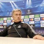 Mourinho compareció ayer por primera vez desde su «aparición» en el césped del Bernabéu - Foto: Connie G. Santos