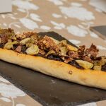 Restaurante Oasis (Oliva) con su «coca de pico»; Pa i Més (Gandia) «coca d’ espencat y melva» y Tapas La Xara por su «coca de morcilla de cebolla y alcachofa», los tres ganadores del II Concurso Nacional de Coques