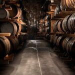 Destilería en la que Microsoft trabaja en el primer whisky creado con inteligencia artificial. El objetivo es fabricar el mejor whisky del mundo / Foto: Microsoft