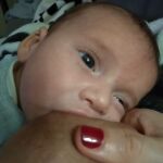 Cintia Borja: Enfermera, consultora lactancia materna certificada IBCLC: A más veces succione el bebé del pecho más leche se producirá. La relación es directamente proporcional. Por ello es tan importante mantener al recién nacido en estrecho contacto con la madre