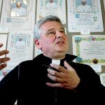 Krajewski fue nombrado en 2013 jefe de la Limosnería Apostólica y en 2018 cardenal