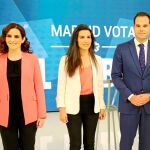 Isabel Díaz Ayuso (PP), Rocío Monasterio (Vox) e Ignacio Aguado (Cs) el día del debate de los candidatos a la presidencia de la Comunidad en Telemadrid