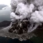Vista del volcán Anak Krakatau /Reuters