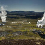 La actividad de las plantas geotérmicas también pueden inducir terremotos. /