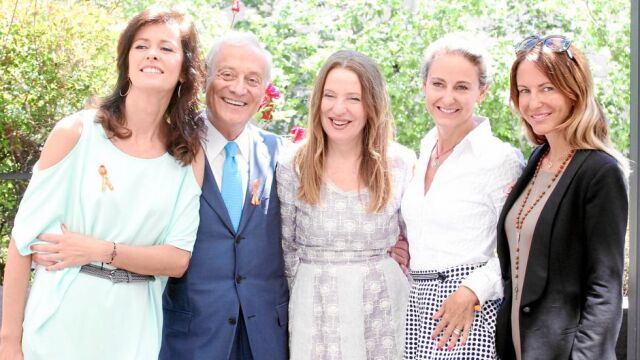 Nuria March, Antonio Cano, Sara Navarro, Carla y Vega Royo Villanova, en la presentación de la campaña sobre el cáncer de piel