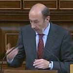 Rubalcaba sube al estrado a dar la réplica