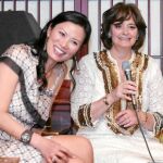Wendi Deng y Cherie Blair durante la presentación del libro de la ésta última en Pekín en 2009