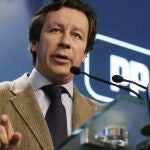 Carlos Floriano ha advertido de que su partido afrontará el final de ETA teniendo siempre presente que "hay víctimas y verdugos".